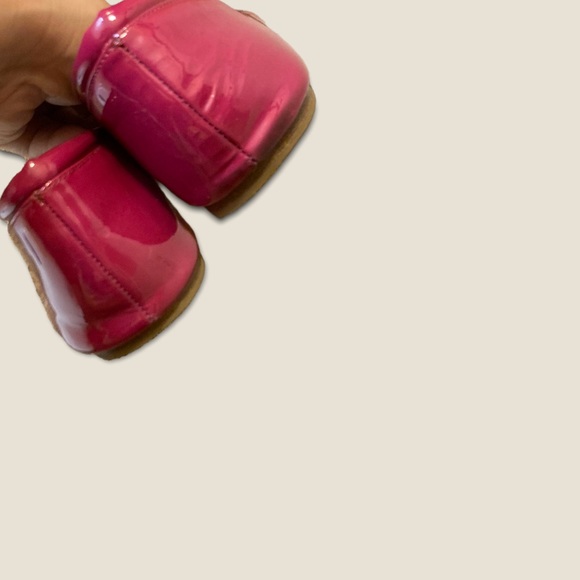 EUC 💗 Michael Kors Patent Cork Cap Toe Flats - Picture 3 of 7